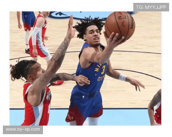 快船在绝境中逆袭灰熊上演惊天逆转全场观众为之震撼 快船在绝境中逆袭灰熊上演惊天逆转全场观众为之震撼