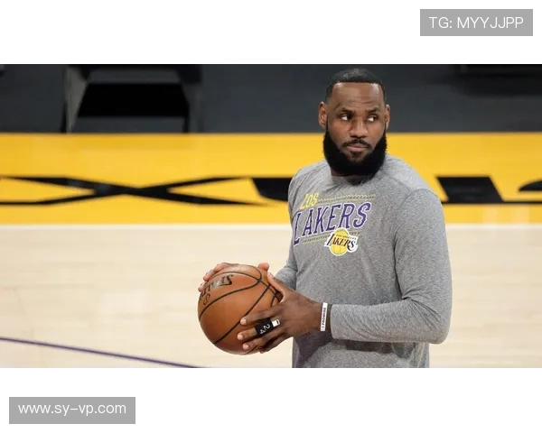 曼城迎战萨格勒斯球队实力对决引发球迷热议