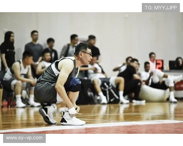 广州街舞队的包夹战术解析与团队协作策略探讨